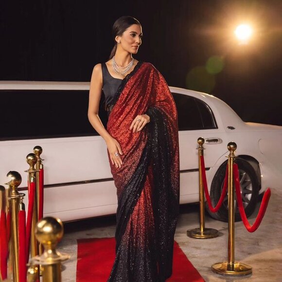 BlockBuster Design Sequins-Saree - Picture 6 of 7